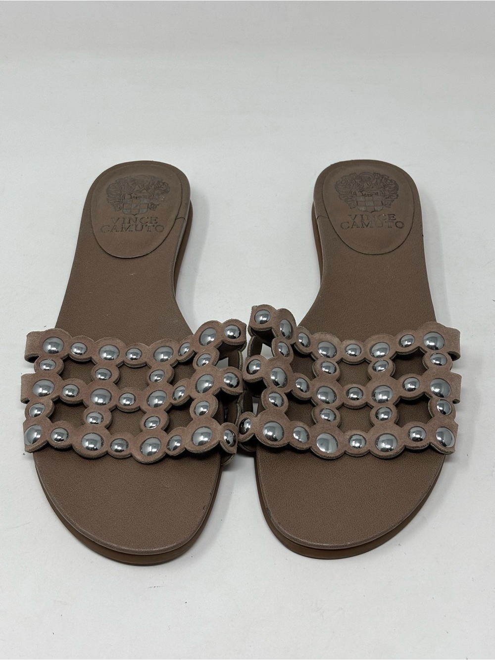 Vince Camuto VC-Ellanna studded leather sandals size 7.5 taupe